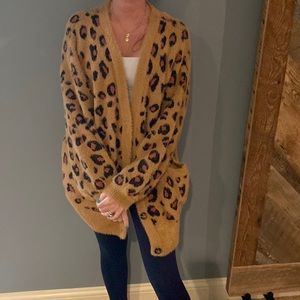 Cheetah print pocket thick gorgeous cardigan